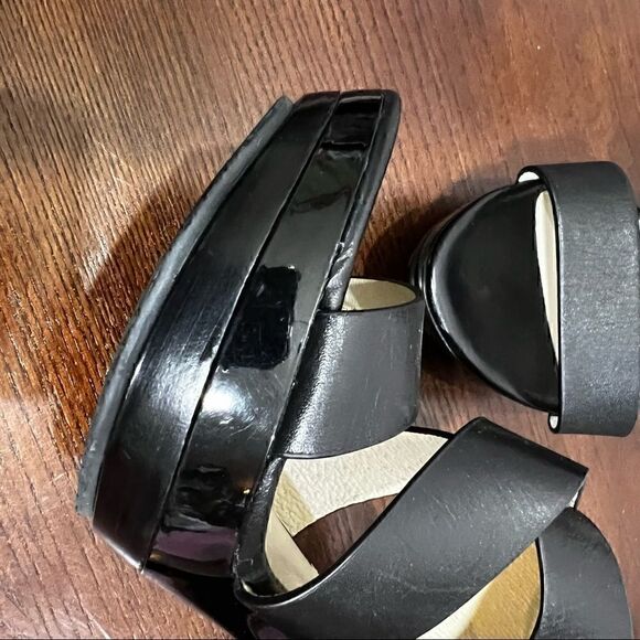 9.5 Michael by Michael Kors cross cross leather sandals with platform heels nwob - Picture 10 of 10